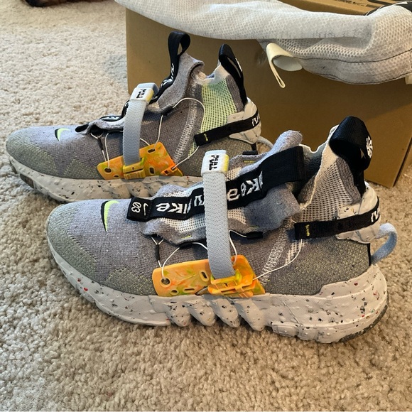 nike space hippie grey volt 03